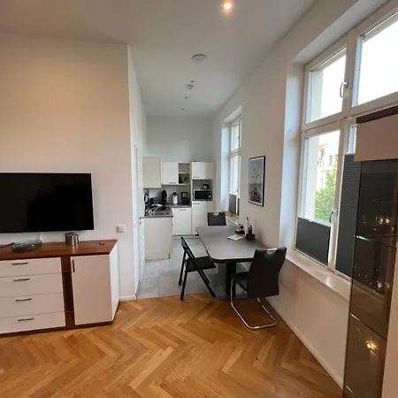 Exklusive Altbauwohnung Mit Arbeitsplatz We5 Daire *