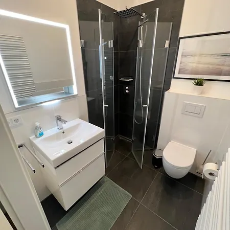 Exklusive Altbauwohnung Mit Arbeitsplatz We5