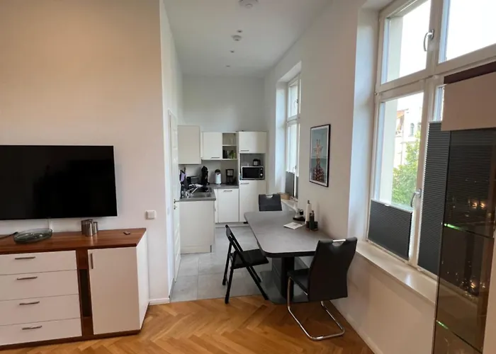 Exklusive Altbauwohnung Mit Arbeitsplatz We5 Daire *