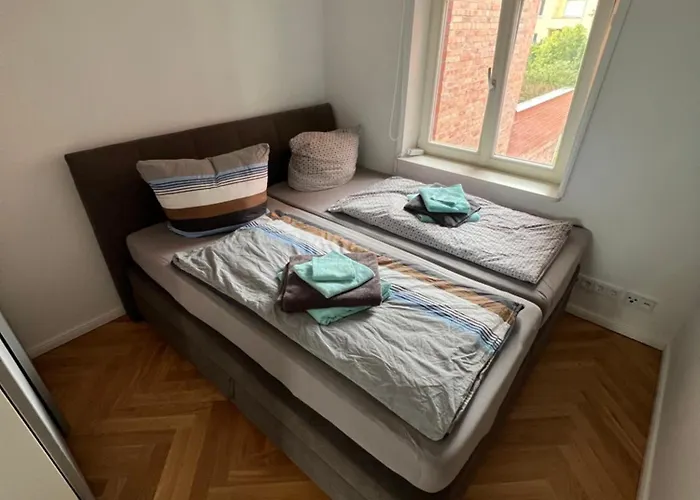 Daire Exklusive Altbauwohnung Mit Arbeitsplatz We5 *