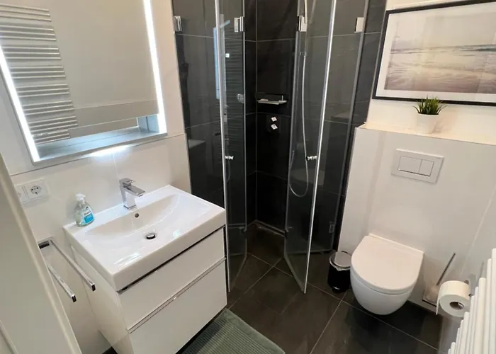 Exklusive Altbauwohnung Mit Arbeitsplatz We5