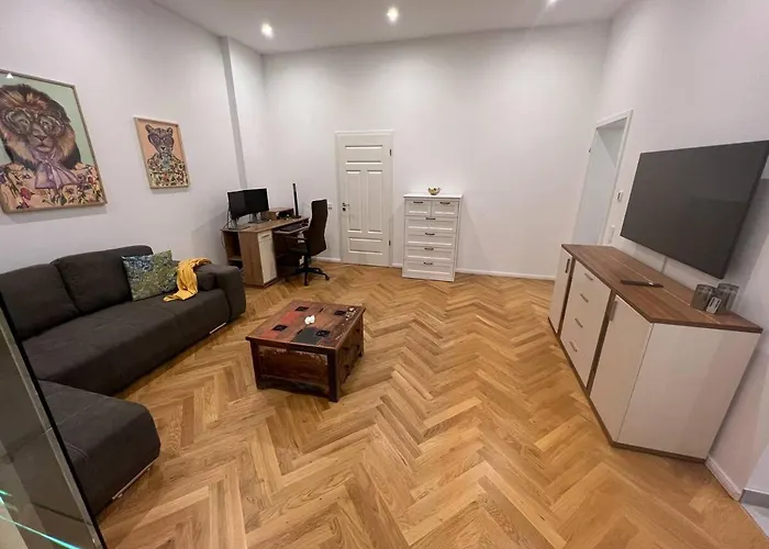 Exklusive Altbauwohnung Mit Arbeitsplatz We5